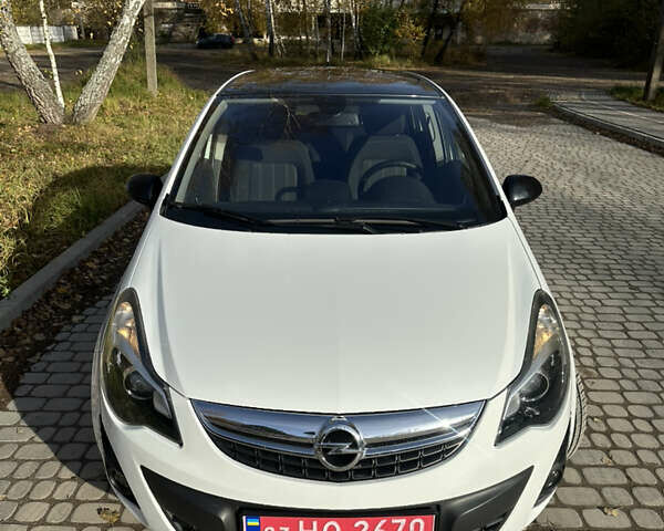 Білий Опель Корса, об'ємом двигуна 1.4 л та пробігом 130 тис. км за 8400 $, фото 1 на Automoto.ua