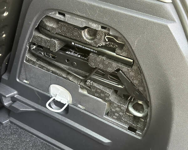 Білий Опель Корса, об'ємом двигуна 1.4 л та пробігом 130 тис. км за 8400 $, фото 23 на Automoto.ua