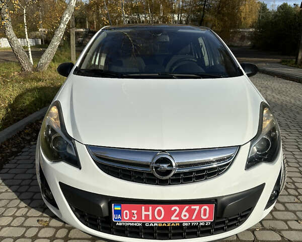 Білий Опель Корса, об'ємом двигуна 1.4 л та пробігом 130 тис. км за 8400 $, фото 2 на Automoto.ua