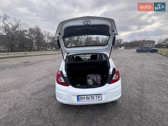 Білий Опель Корса, об'ємом двигуна 1.23 л та пробігом 181 тис. км за 4700 $, фото 10 на Automoto.ua
