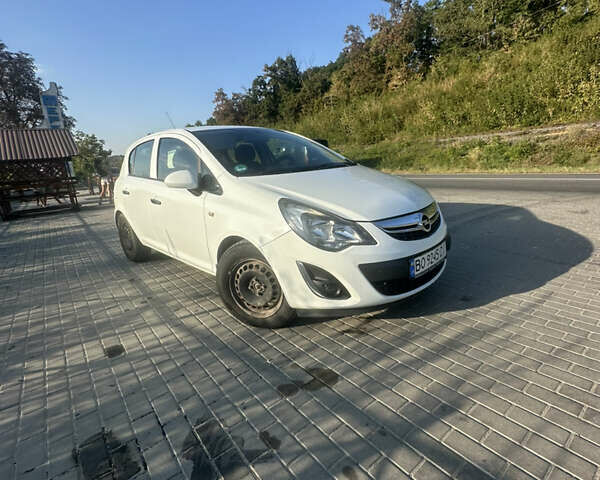 Белый Опель Корса, объемом двигателя 1.25 л и пробегом 220 тыс. км за 5500 $, фото 10 на Automoto.ua