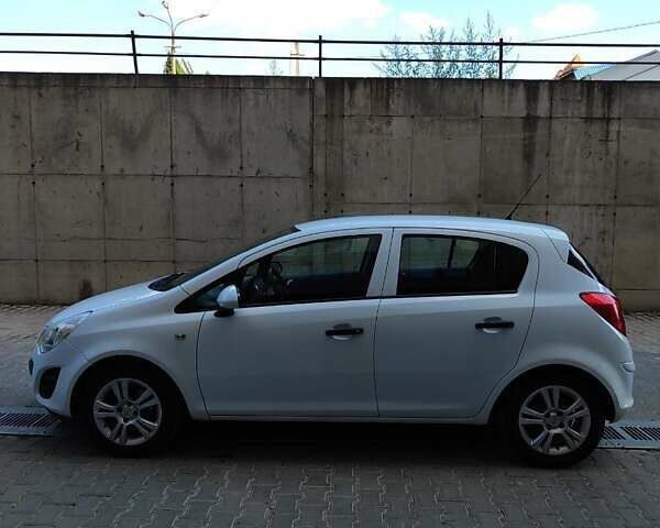 Опель Корса 2014 в Тернополе на Automoto.ua Белый Опель Корса, объемом двигателя 1.3 л и пробегом 262 тыс. км за 6300 $, фото 1 на Automoto.ua