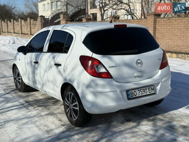 Белый Опель Корса, объемом двигателя 1.25 л и пробегом 263 тыс. км за 5400 $, фото 5 на Automoto.ua