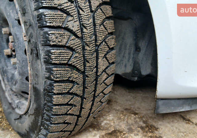 Белый Опель Корса, объемом двигателя 1.25 л и пробегом 263 тыс. км за 5400 $, фото 13 на Automoto.ua