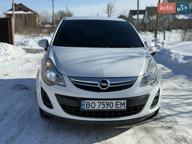 Белый Опель Корса, объемом двигателя 1.25 л и пробегом 263 тыс. км за 5400 $, фото 1 на Automoto.ua
