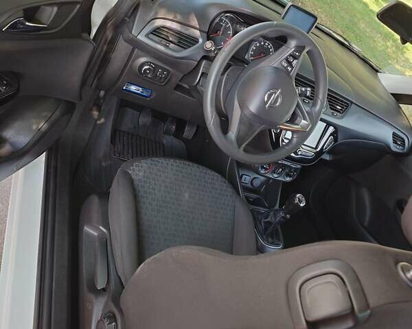 Білий Опель Корса, об'ємом двигуна 1.23 л та пробігом 66 тис. км за 8500 $, фото 9 на Automoto.ua