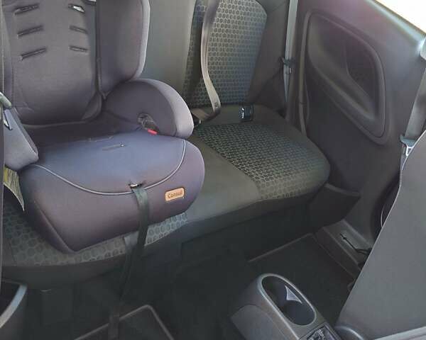 Білий Опель Корса, об'ємом двигуна 1.23 л та пробігом 66 тис. км за 8500 $, фото 14 на Automoto.ua