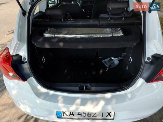 Білий Опель Корса, об'ємом двигуна 1.23 л та пробігом 66 тис. км за 8500 $, фото 7 на Automoto.ua