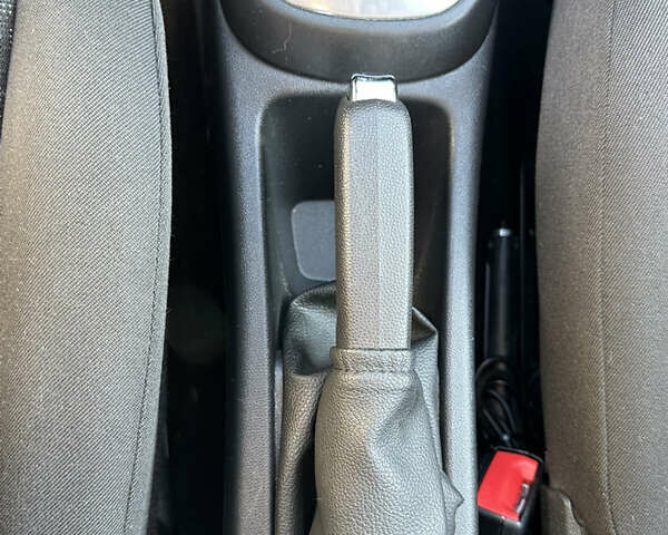 Белый Опель Корса, объемом двигателя 1.4 л и пробегом 60 тыс. км за 10999 $, фото 22 на Automoto.ua