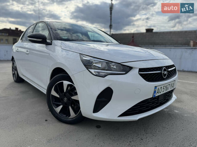 Белый Опель Корса, объемом двигателя 0 л и пробегом 44 тыс. км за 13500 $, фото 1 на Automoto.ua