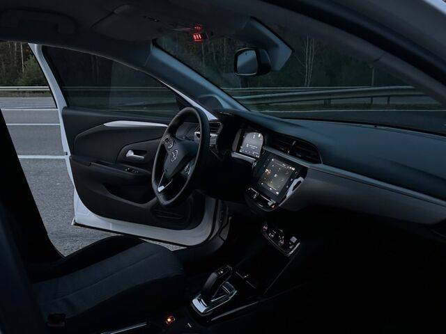 Белый Опель Корса, объемом двигателя 0 л и пробегом 80 тыс. км за 16100 $, фото 18 на Automoto.ua