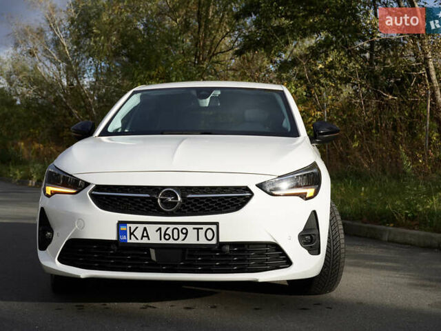 Білий Опель Корса, об'ємом двигуна 1.2 л та пробігом 68 тис. км за 15500 $, фото 4 на Automoto.ua