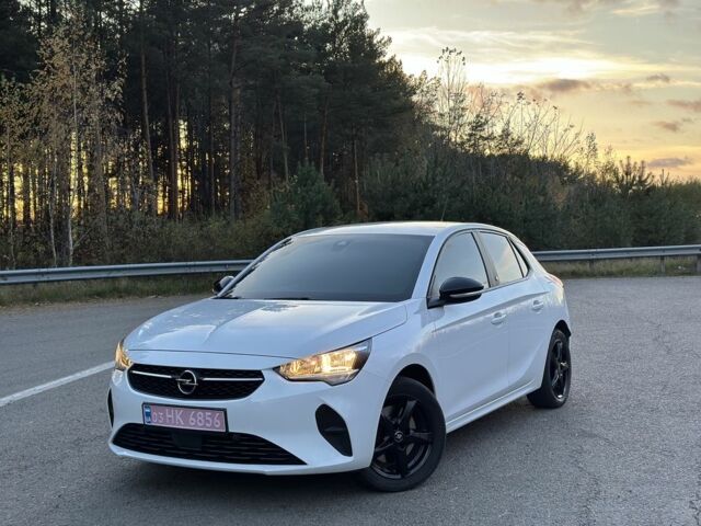 Белый Опель Корса, объемом двигателя 0 л и пробегом 80 тыс. км за 16100 $, фото 4 на Automoto.ua