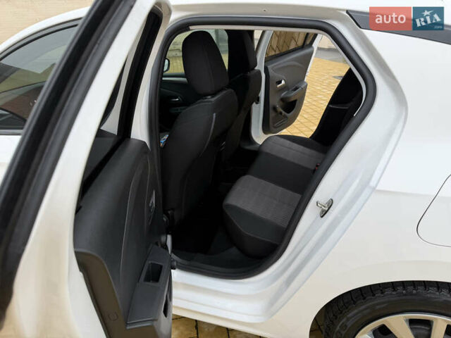 Белый Опель Корса, объемом двигателя 0 л и пробегом 57 тыс. км за 12992 $, фото 17 на Automoto.ua