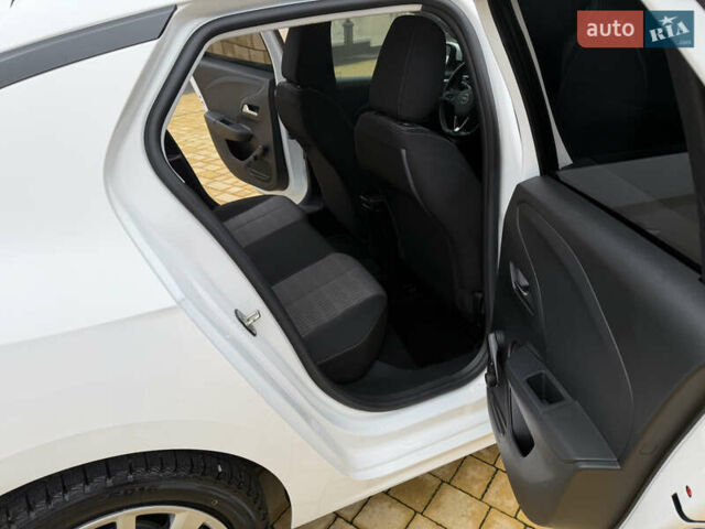 Белый Опель Корса, объемом двигателя 0 л и пробегом 57 тыс. км за 12992 $, фото 18 на Automoto.ua