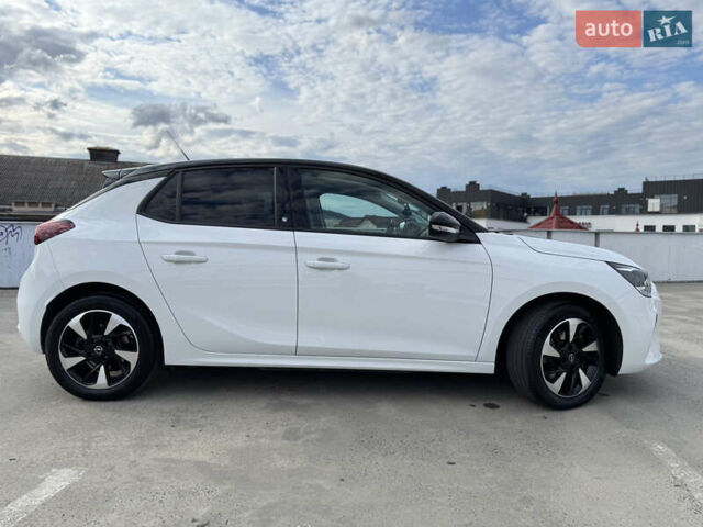 Белый Опель Корса, объемом двигателя 0 л и пробегом 44 тыс. км за 13500 $, фото 2 на Automoto.ua