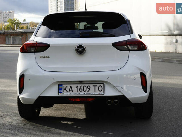 Білий Опель Корса, об'ємом двигуна 1.2 л та пробігом 68 тис. км за 15500 $, фото 6 на Automoto.ua
