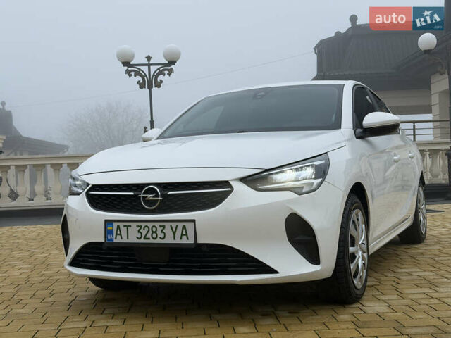 Белый Опель Корса, объемом двигателя 0 л и пробегом 57 тыс. км за 12992 $, фото 2 на Automoto.ua