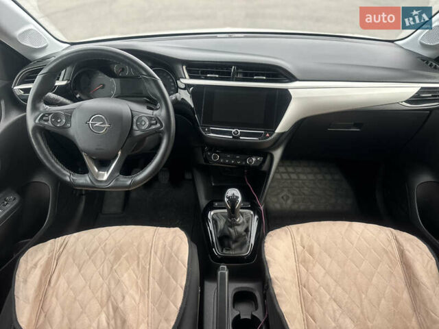 Белый Опель Корса, объемом двигателя 1.2 л и пробегом 44 тыс. км за 12500 $, фото 16 на Automoto.ua