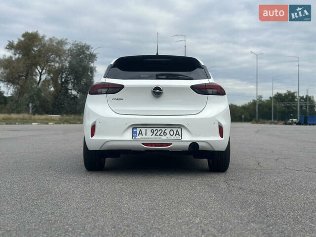 Белый Опель Корса, объемом двигателя 1.2 л и пробегом 44 тыс. км за 12500 $, фото 4 на Automoto.ua