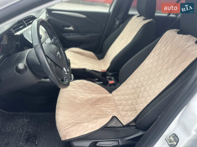 Белый Опель Корса, объемом двигателя 1.2 л и пробегом 44 тыс. км за 12500 $, фото 9 на Automoto.ua