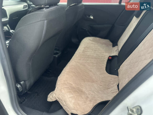 Белый Опель Корса, объемом двигателя 1.2 л и пробегом 44 тыс. км за 12500 $, фото 7 на Automoto.ua