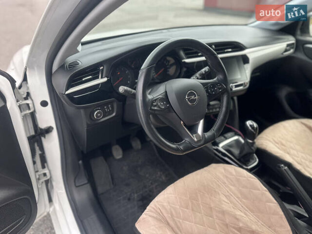 Белый Опель Корса, объемом двигателя 1.2 л и пробегом 44 тыс. км за 12500 $, фото 10 на Automoto.ua