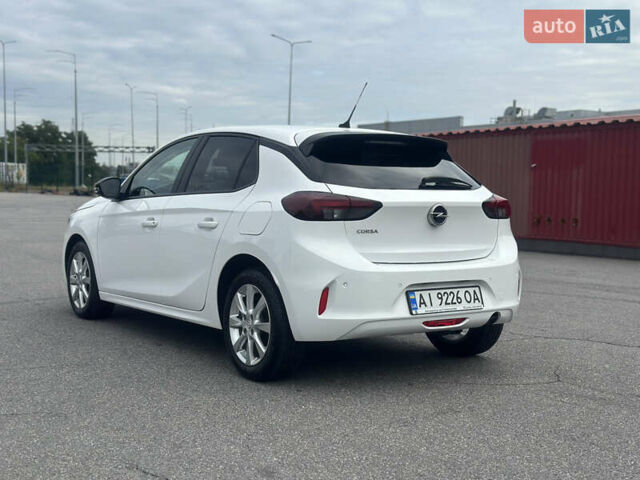 Белый Опель Корса, объемом двигателя 1.2 л и пробегом 44 тыс. км за 12500 $, фото 5 на Automoto.ua