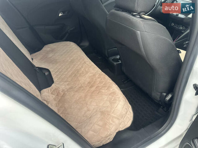 Белый Опель Корса, объемом двигателя 1.2 л и пробегом 44 тыс. км за 12500 $, фото 11 на Automoto.ua