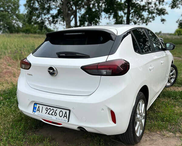 Белый Опель Корса, объемом двигателя 1.2 л и пробегом 44 тыс. км за 12300 $, фото 1 на Automoto.ua