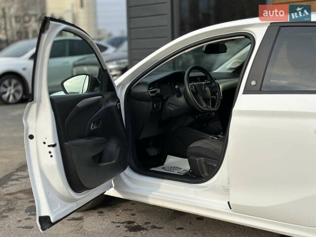 Белый Опель Корса, объемом двигателя 0 л и пробегом 39 тыс. км за 13899 $, фото 20 на Automoto.ua