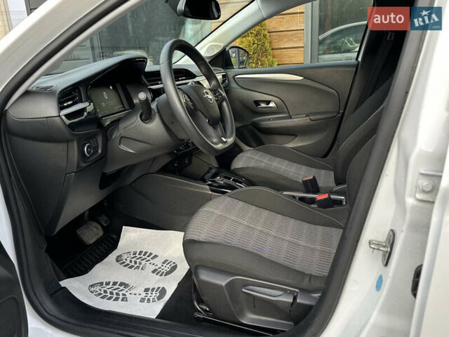 Белый Опель Корса, объемом двигателя 0 л и пробегом 39 тыс. км за 13899 $, фото 23 на Automoto.ua