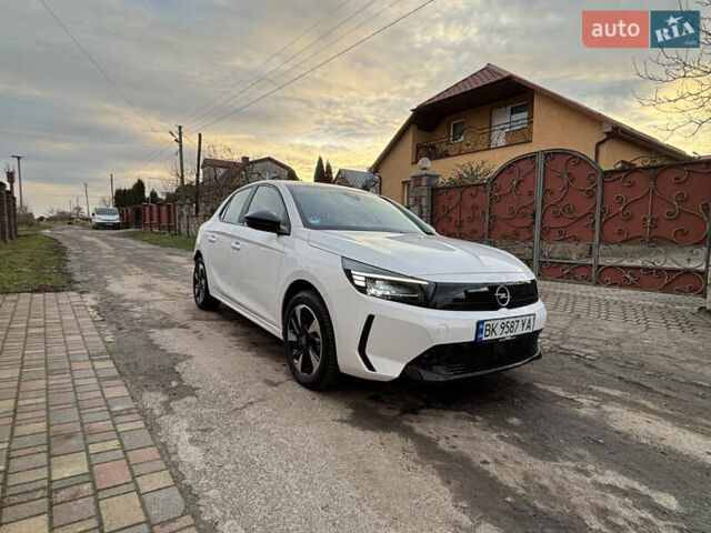 Белый Опель Корса, объемом двигателя 0 л и пробегом 16 тыс. км за 14200 $, фото 1 на Automoto.ua