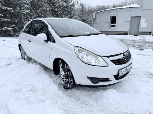 Белый Опель Корса, объемом двигателя 1.2 л и пробегом 202 тыс. км за 3700 $, фото 2 на Automoto.ua