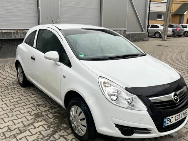 Белый Опель Корса, объемом двигателя 1.2 л и пробегом 340 тыс. км за 2950 $, фото 6 на Automoto.ua