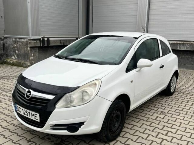 Белый Опель Корса, объемом двигателя 1.2 л и пробегом 340 тыс. км за 2950 $, фото 5 на Automoto.ua