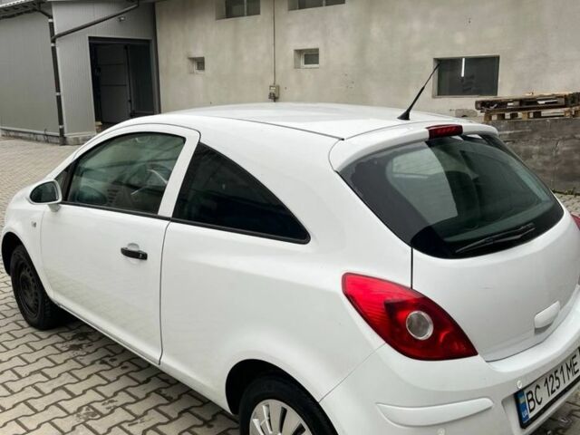 Белый Опель Корса, объемом двигателя 1.2 л и пробегом 340 тыс. км за 2950 $, фото 2 на Automoto.ua