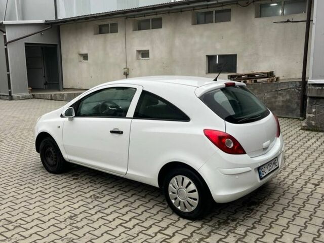 Белый Опель Корса, объемом двигателя 1.2 л и пробегом 340 тыс. км за 2950 $, фото 3 на Automoto.ua