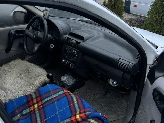 Білий Опель Корса, об'ємом двигуна 1.1 л та пробігом 123 тис. км за 711 $, фото 4 на Automoto.ua