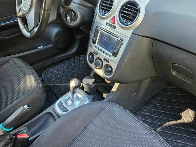 Бежевый Опель Корса, объемом двигателя 1.2 л и пробегом 320 тыс. км за 3200 $, фото 17 на Automoto.ua