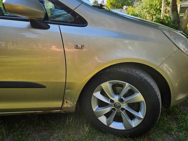 Бежевый Опель Корса, объемом двигателя 1.2 л и пробегом 320 тыс. км за 3200 $, фото 6 на Automoto.ua