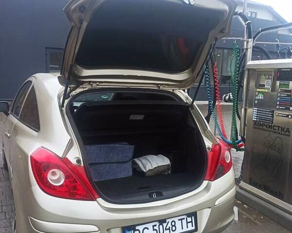 Бежевый Опель Корса, объемом двигателя 1 л и пробегом 330 тыс. км за 4300 $, фото 2 на Automoto.ua