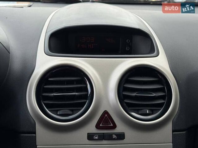 Бежевый Опель Корса, объемом двигателя 1.23 л и пробегом 142 тыс. км за 5300 $, фото 17 на Automoto.ua