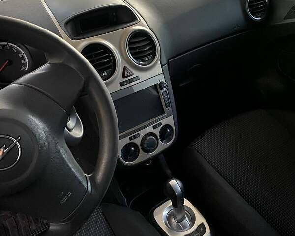 Бежевый Опель Корса, объемом двигателя 1.23 л и пробегом 180 тыс. км за 4600 $, фото 2 на Automoto.ua