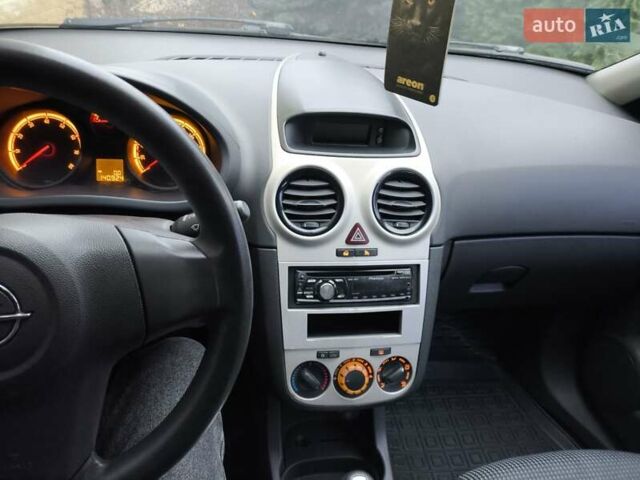 Бежевый Опель Корса, объемом двигателя 1.23 л и пробегом 140 тыс. км за 3000 $, фото 8 на Automoto.ua