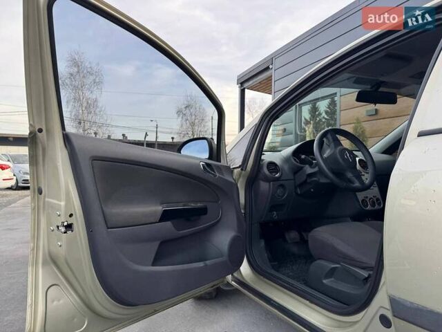 Бежевый Опель Корса, объемом двигателя 1.23 л и пробегом 142 тыс. км за 5300 $, фото 8 на Automoto.ua