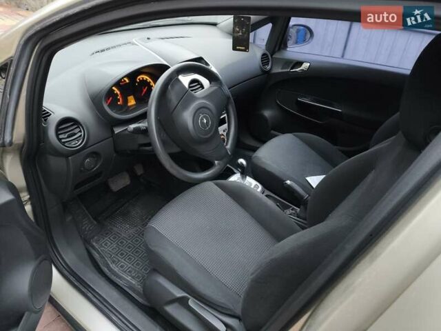 Бежевый Опель Корса, объемом двигателя 1.23 л и пробегом 140 тыс. км за 3000 $, фото 5 на Automoto.ua