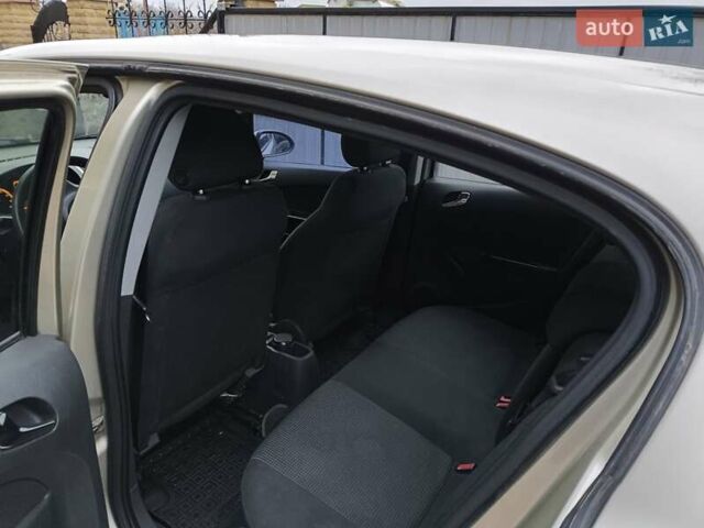 Бежевый Опель Корса, объемом двигателя 1.23 л и пробегом 140 тыс. км за 3000 $, фото 6 на Automoto.ua