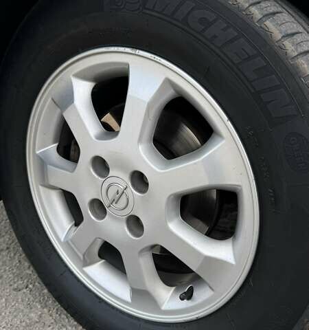 Бежевий Опель Корса, об'ємом двигуна 1.23 л та пробігом 197 тис. км за 5000 $, фото 3 на Automoto.ua