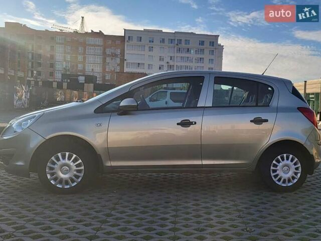 Бежевий Опель Корса, об'ємом двигуна 1.2 л та пробігом 155 тис. км за 5000 $, фото 1 на Automoto.ua